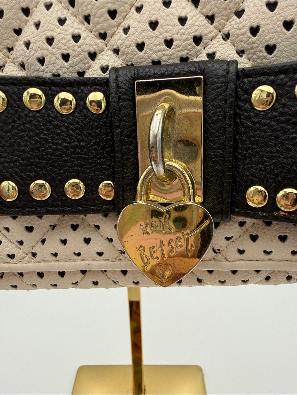 Betsey Johnson Cream Quilted Shoulder Bag with Black Strap & Gold Hardware - Picture 3 of 10